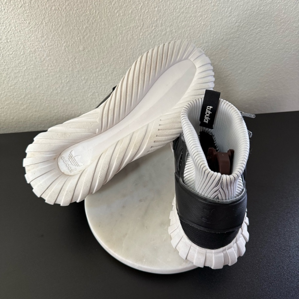 Adidas Black Tubular Doom 'Yin Yang' Sneaker’s Men’s Size 7.5 - Picture 7 of 7